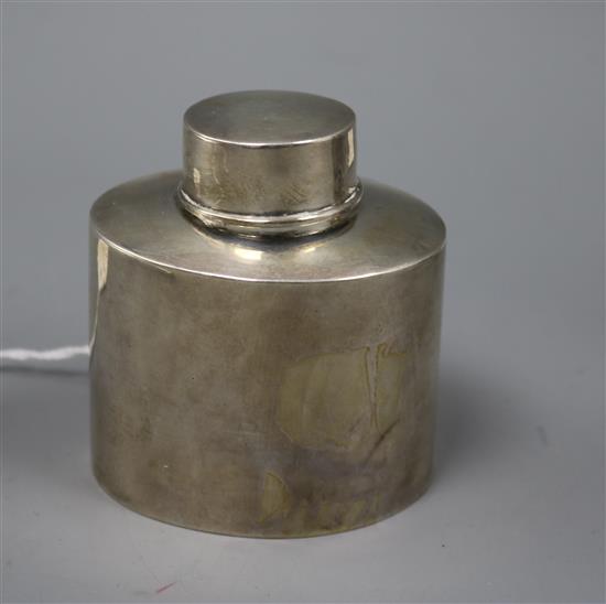 A late Victorian silver oval tea caddy, London, 1900, 75mm.